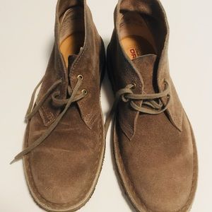Wms Clark’s Desert Boot in Taupe Suede, size 7.5